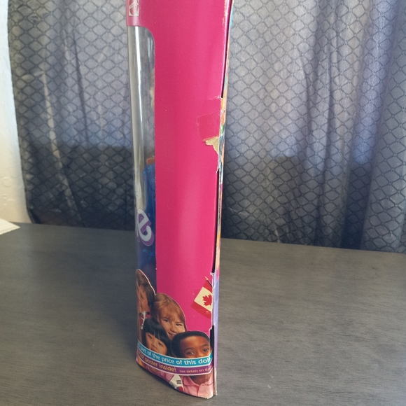 1989 Unicef Barbie No.1920 - Picture 5 of 7